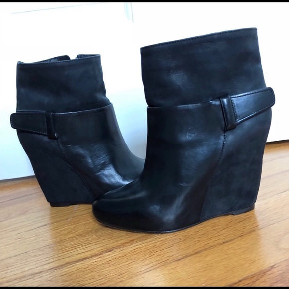 Vince Garren Wedge Boot - Size 7 - Picture 1 of 6